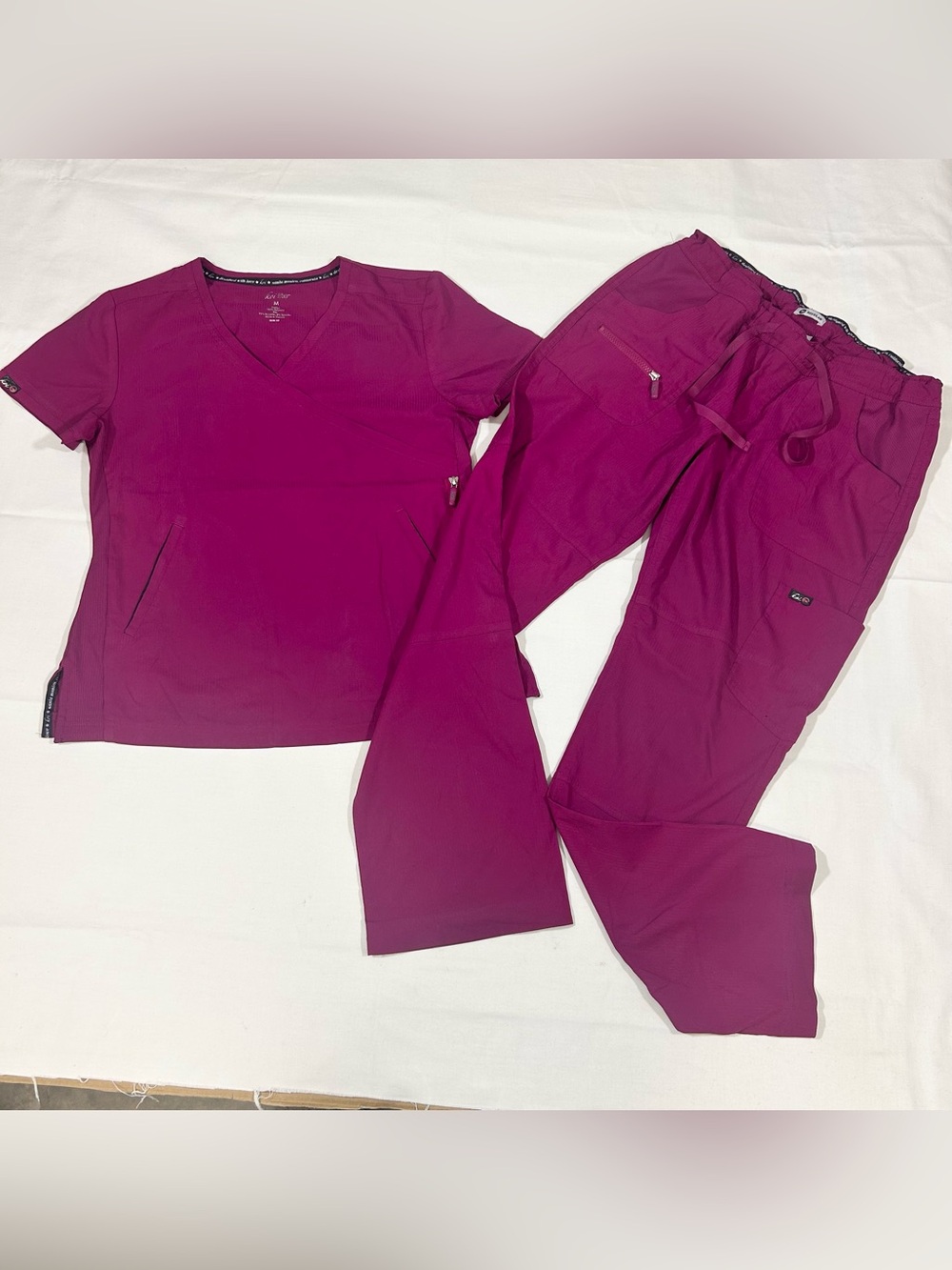 Set Of Koi Lite Womens Medium Slim Fit Top Pants Scrub Medical Nurse Burgundy